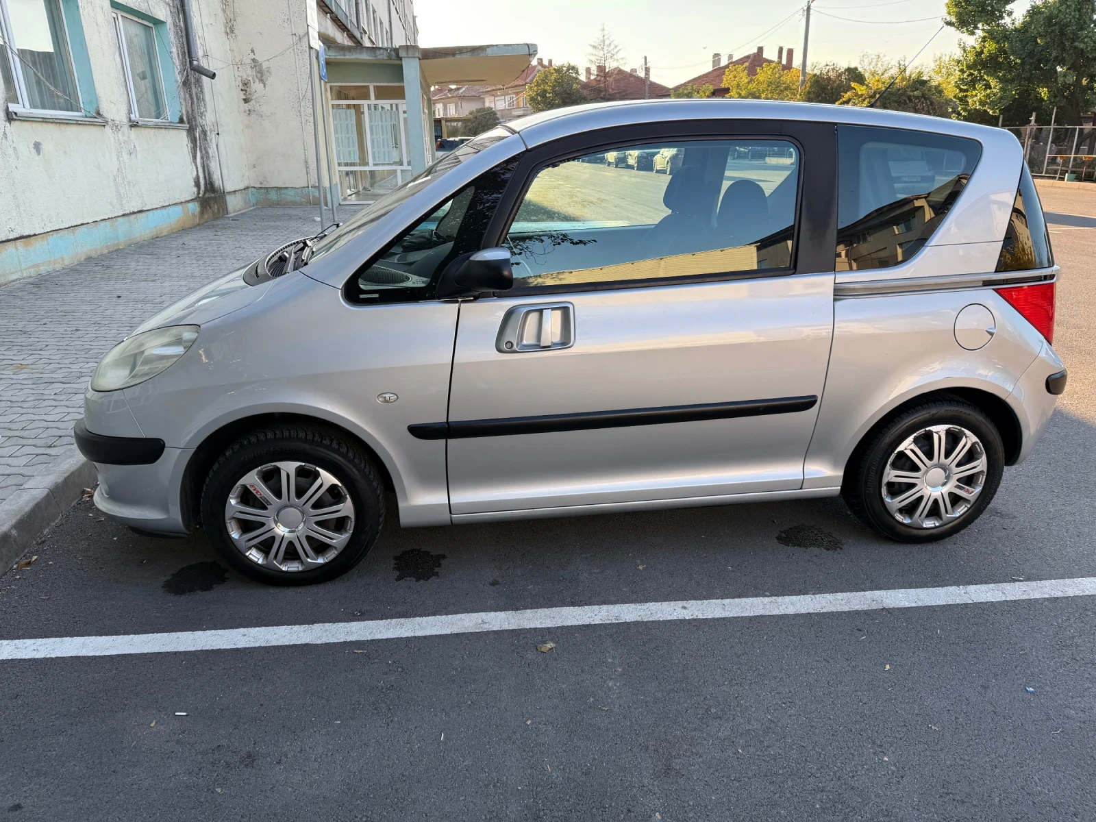 Peugeot 1007 1.4 - изображение 2