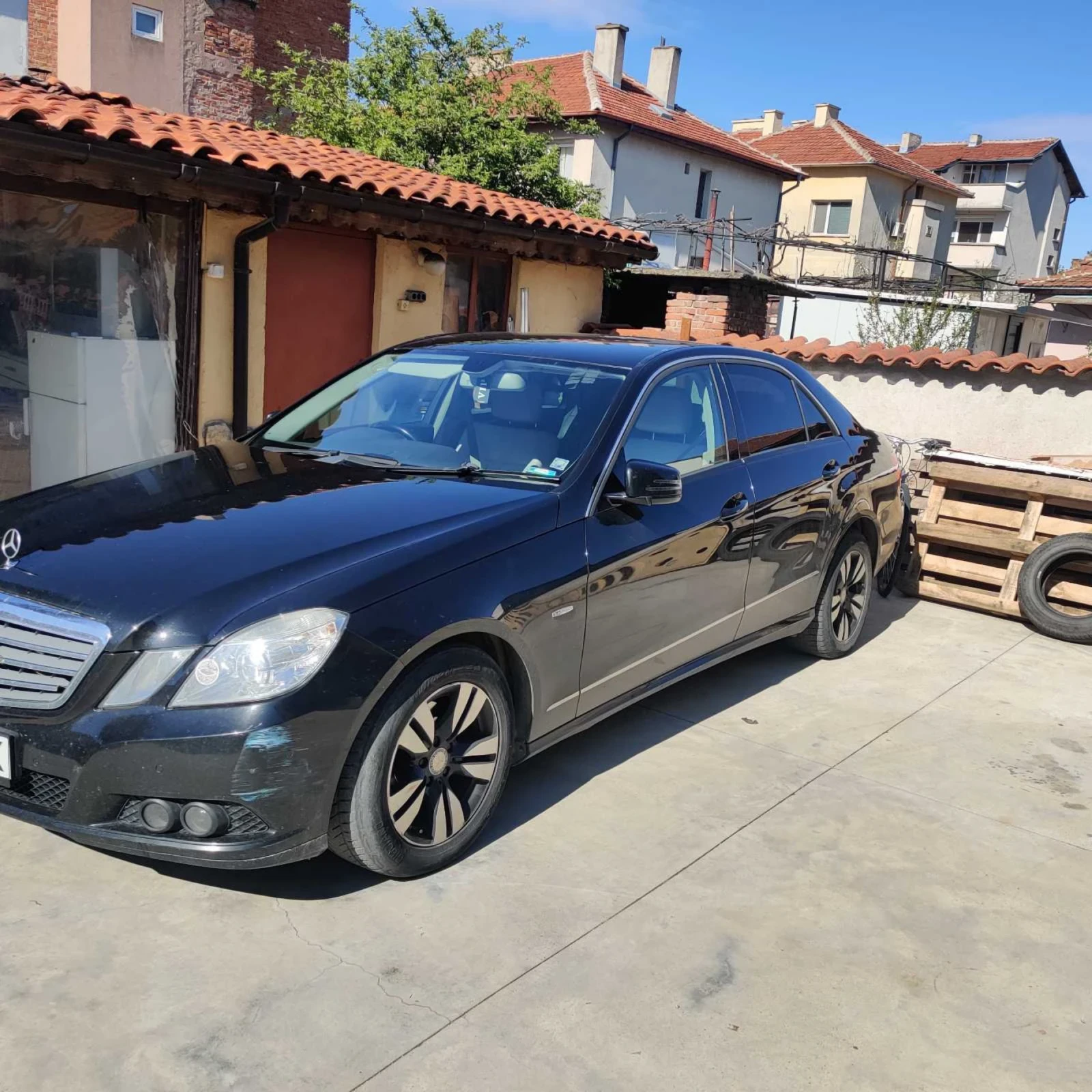Mercedes-Benz E 220 Отлична зареждаш и караш  - изображение 5