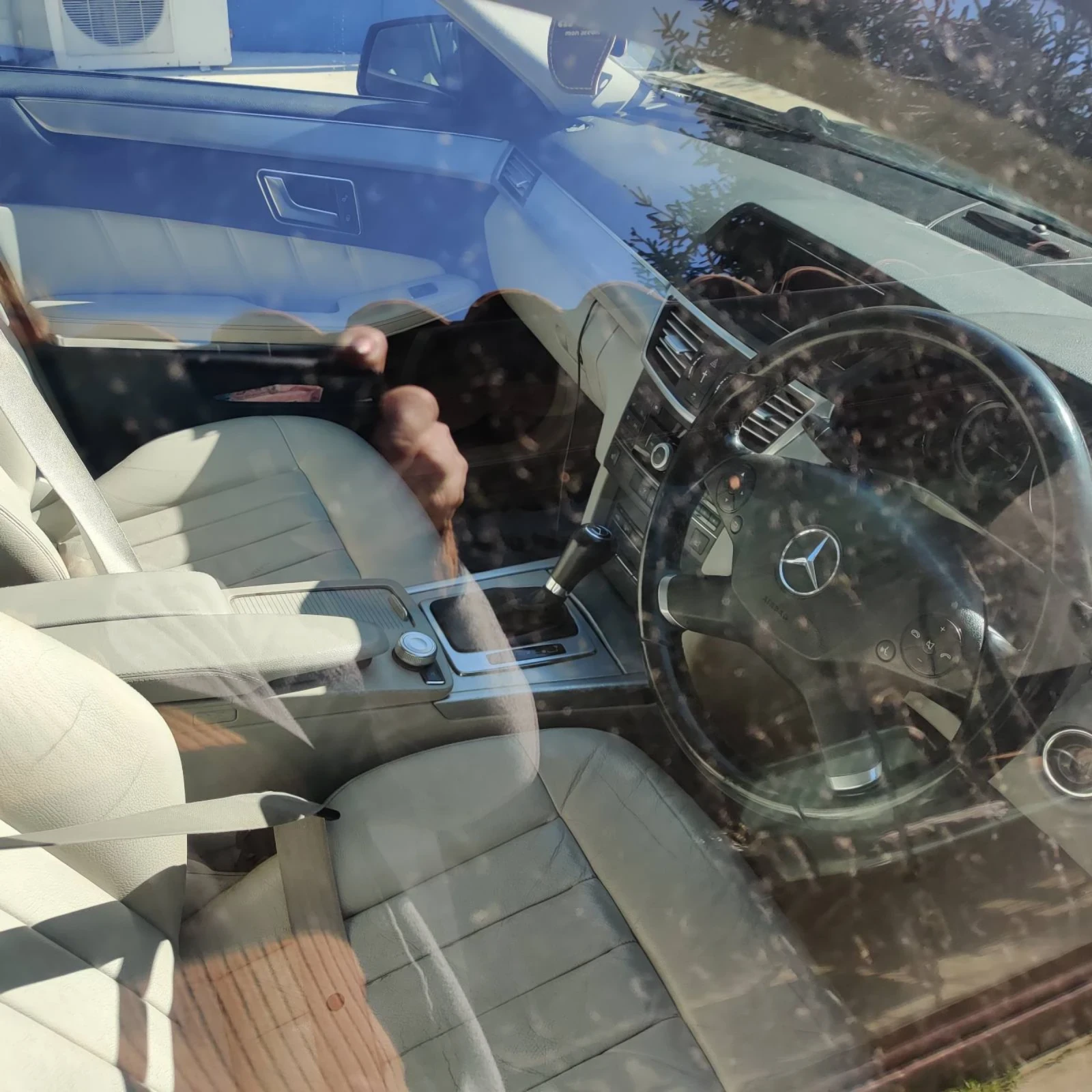 Mercedes-Benz E 220 Отлична зареждаш и караш  - изображение 9