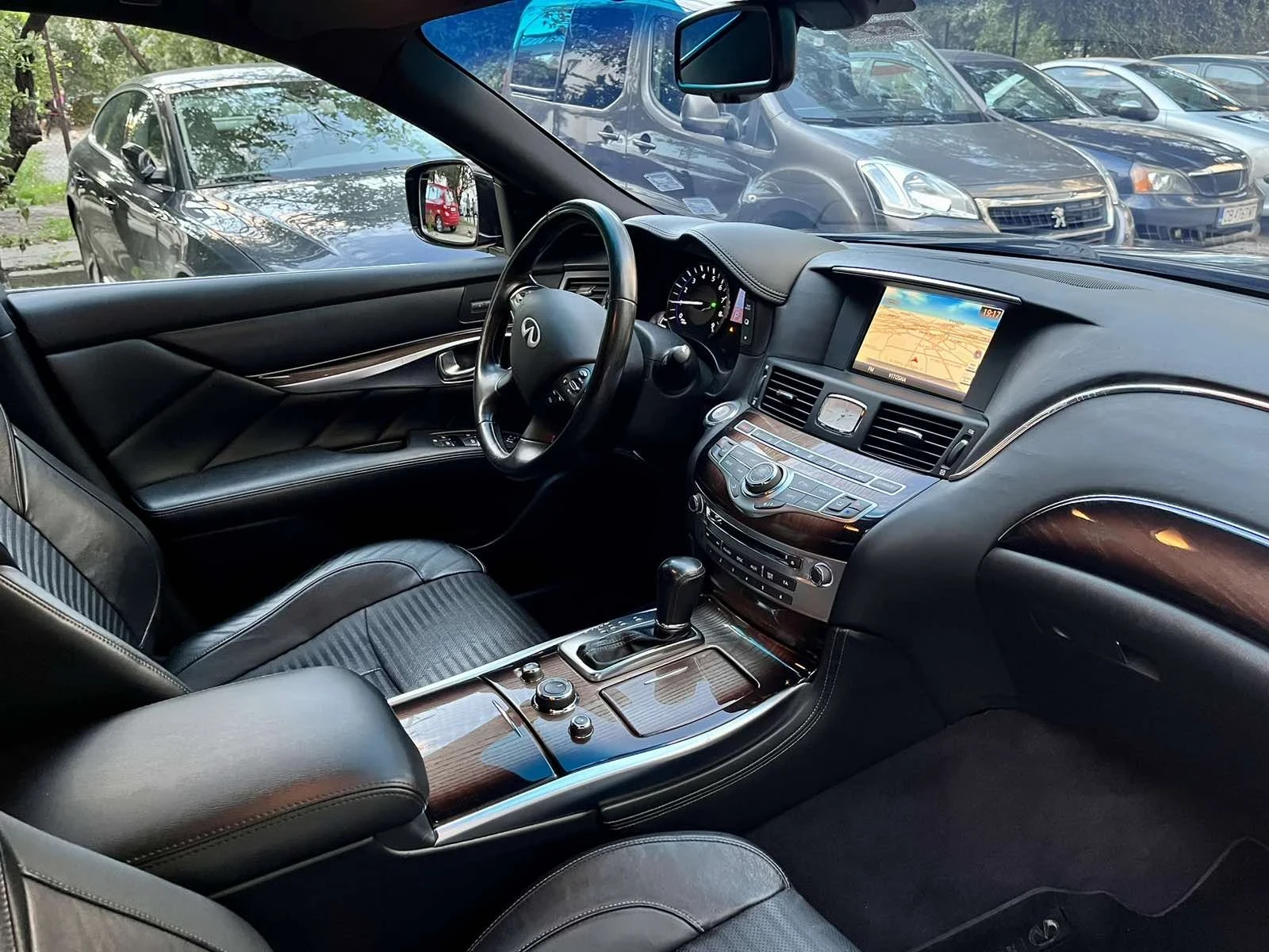 Infiniti M 35 h - изображение 8