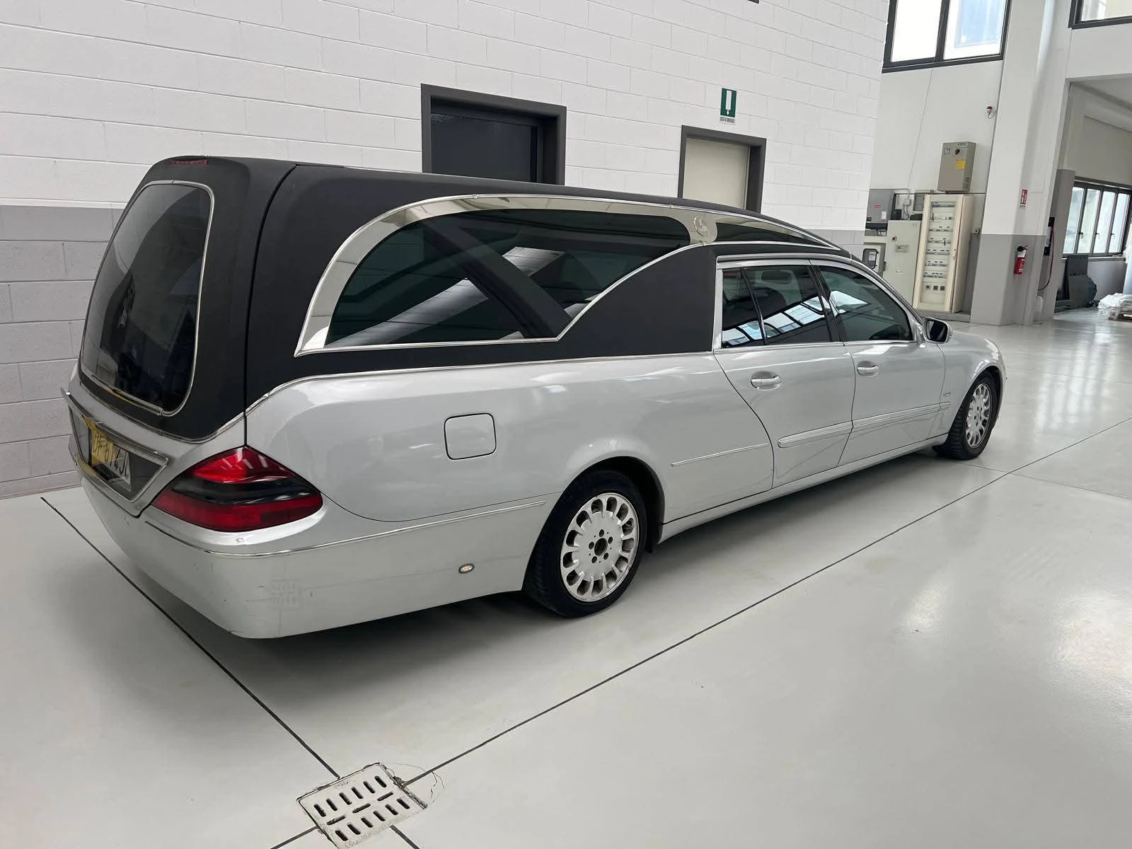 Mercedes-Benz E 300 Интеркар - изображение 2