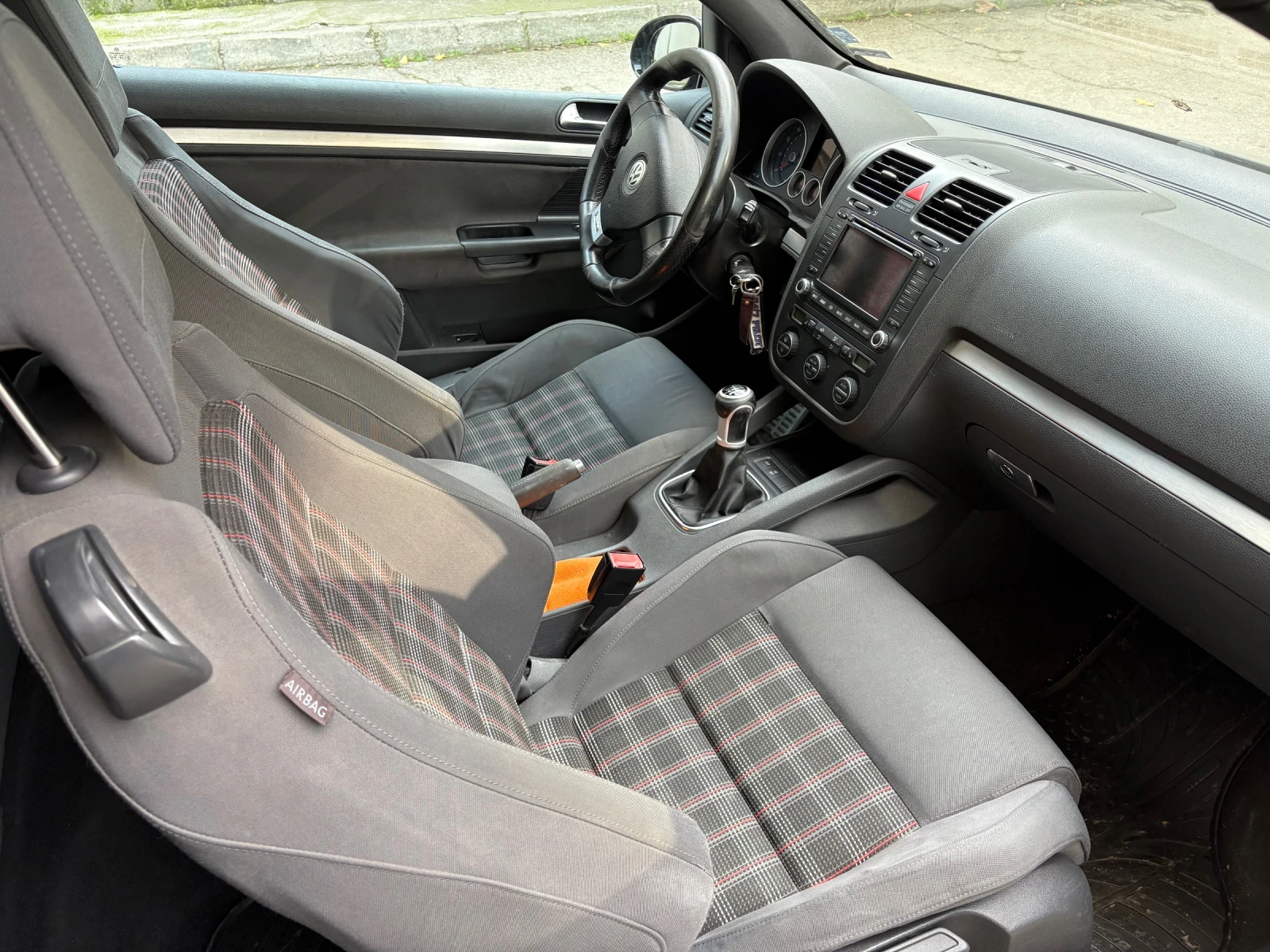 VW Golf GTI - изображение 9