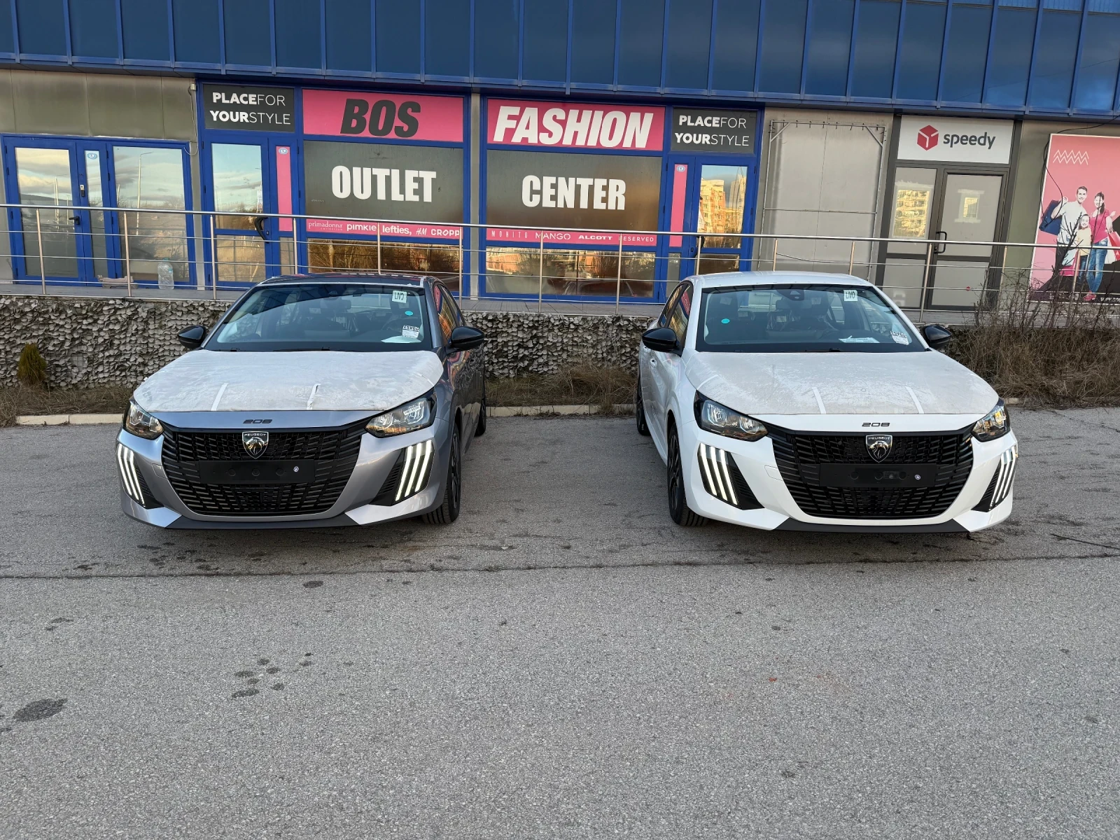 Peugeot 208 1.2i ����� ��� 15��. | Mobile.bg � ����������� 16