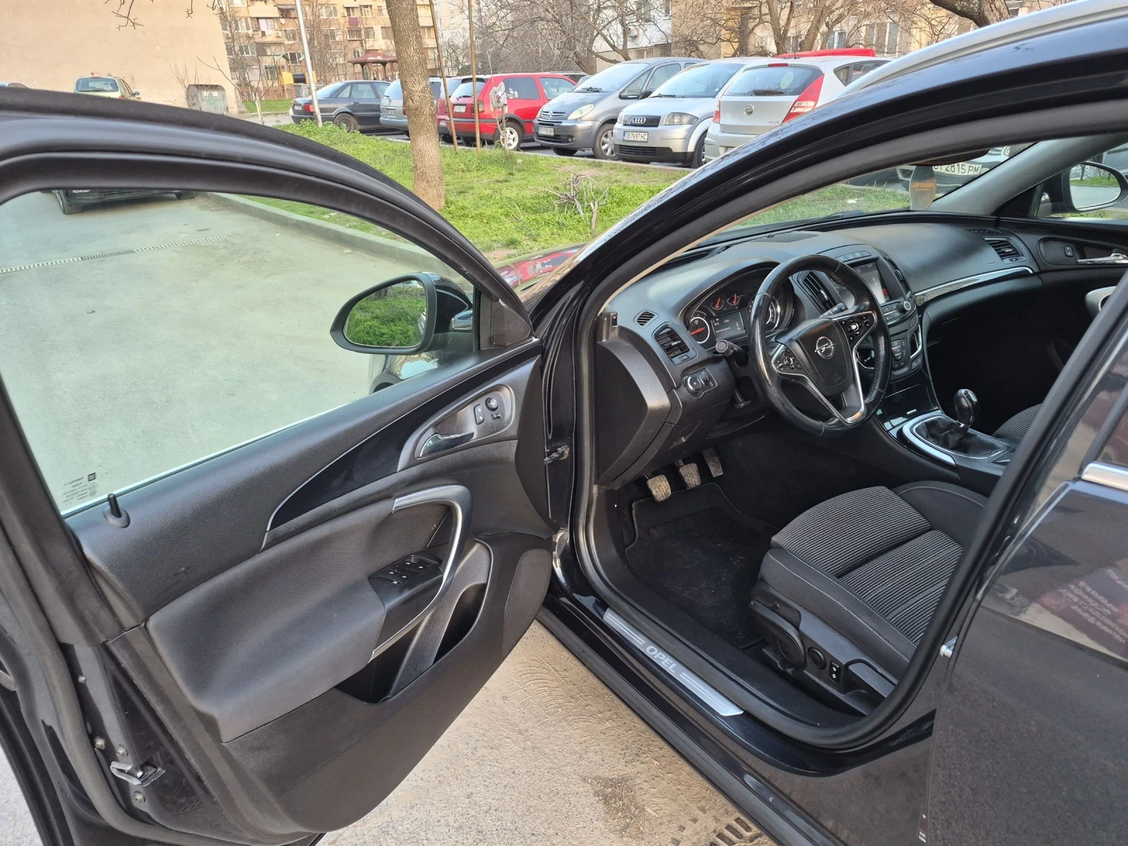 Opel Insignia 2.0 CDTi, снимка 15 - Автомобили и джипове - 53713065