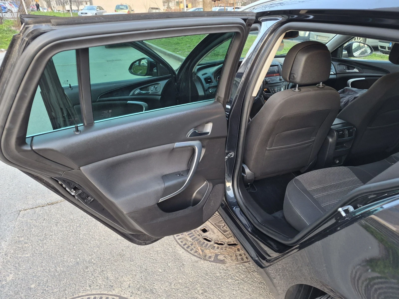 Opel Insignia 2.0 CDTi, снимка 14 - Автомобили и джипове - 53713065