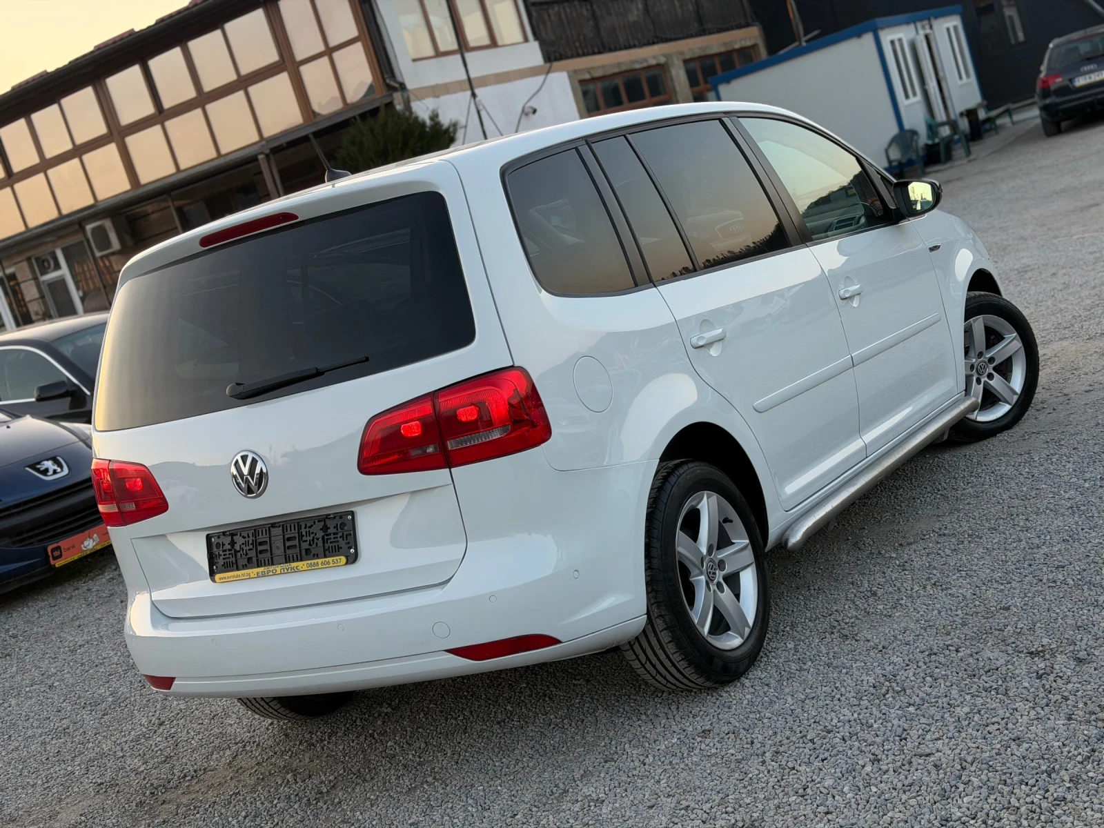 VW Touran 2.0TDI 140кс DSG НАВИ КЛИМАТРОНИК , снимка 6 - Автомобили и джипове - 53870540