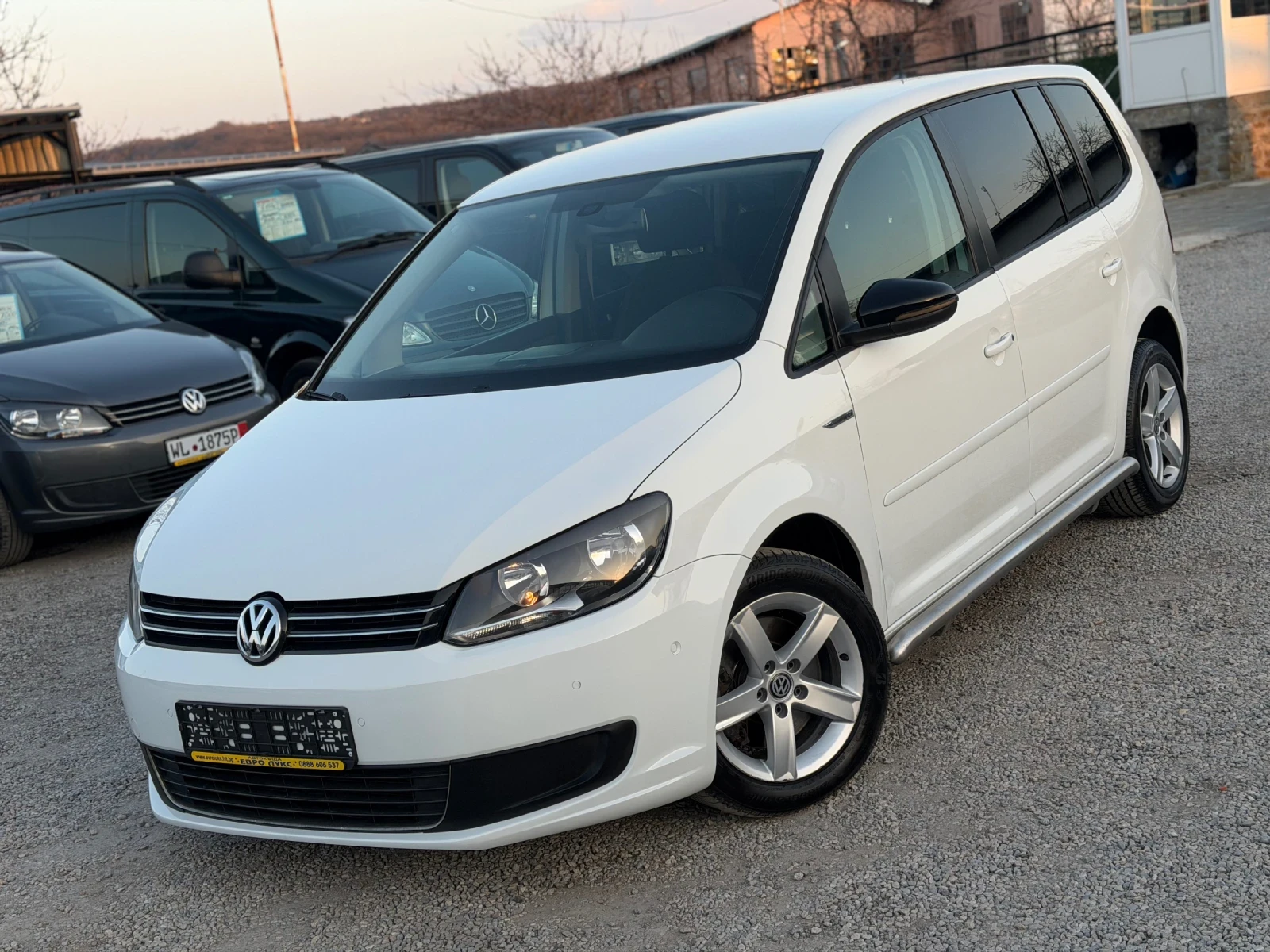VW Touran 2.0TDI 140кс DSG НАВИ КЛИМАТРОНИК , снимка 3 - Автомобили и джипове - 53870540