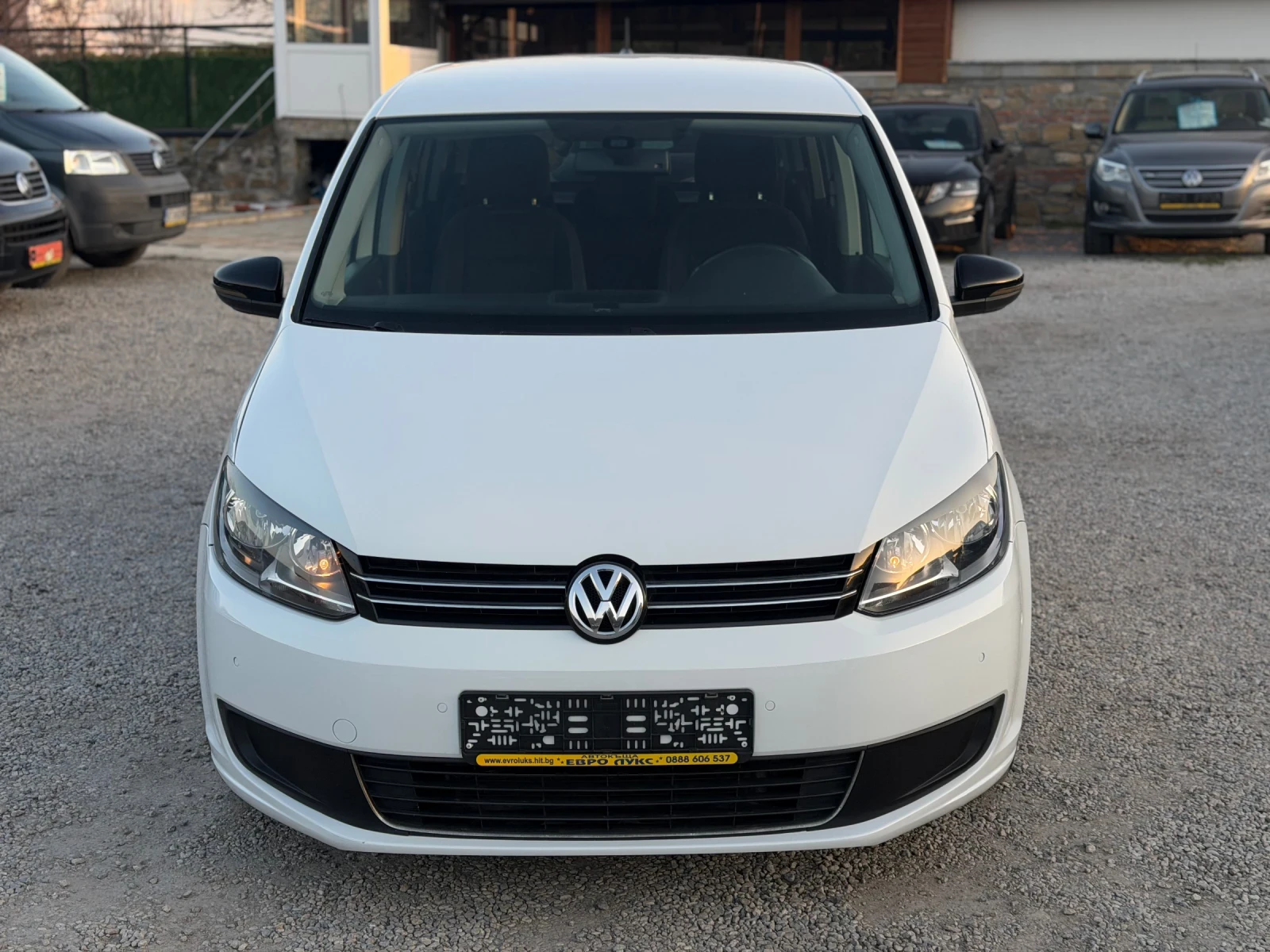 VW Touran 2.0TDI 140кс DSG НАВИ КЛИМАТРОНИК , снимка 2 - Автомобили и джипове - 53870540
