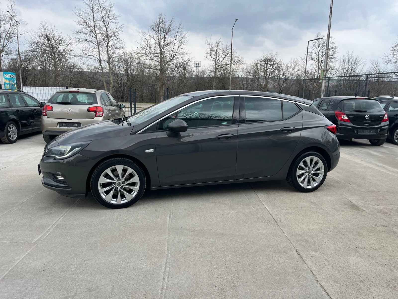 Opel Astra 16 автомат, снимка 4 - Автомобили и джипове - 53913725