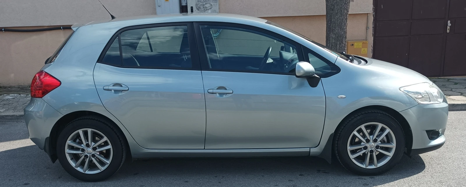 Toyota Auris 1, 6 6ск., снимка 7 - Автомобили и джипове - 54115621