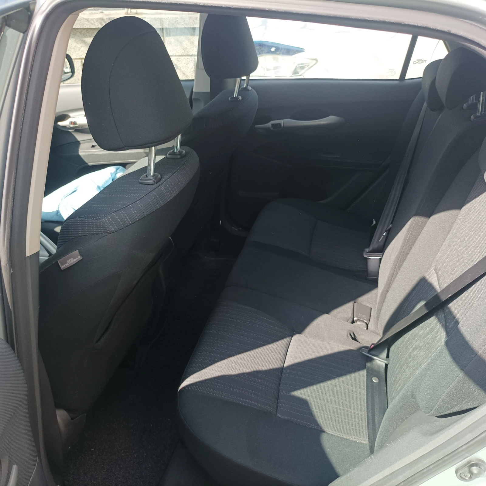 Toyota Auris 1, 6 6ск., снимка 11 - Автомобили и джипове - 54115621