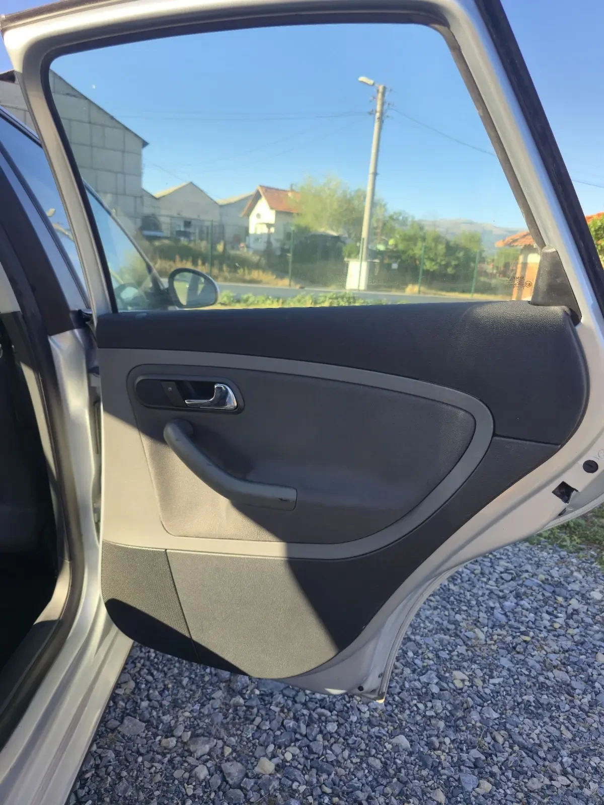 Seat Ibiza 1.4i, снимка 8 - Автомобили и джипове - 55162451