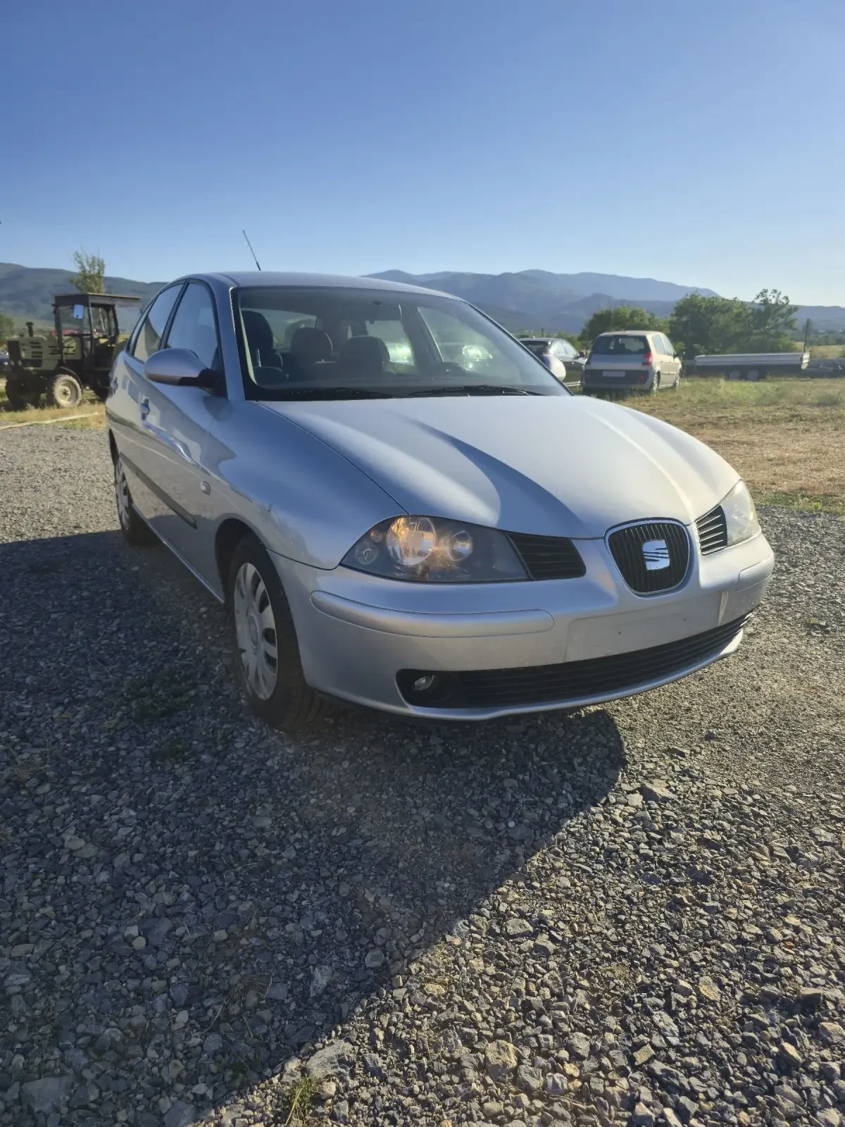 Seat Ibiza 1.4i, снимка 5 - Автомобили и джипове - 55162451