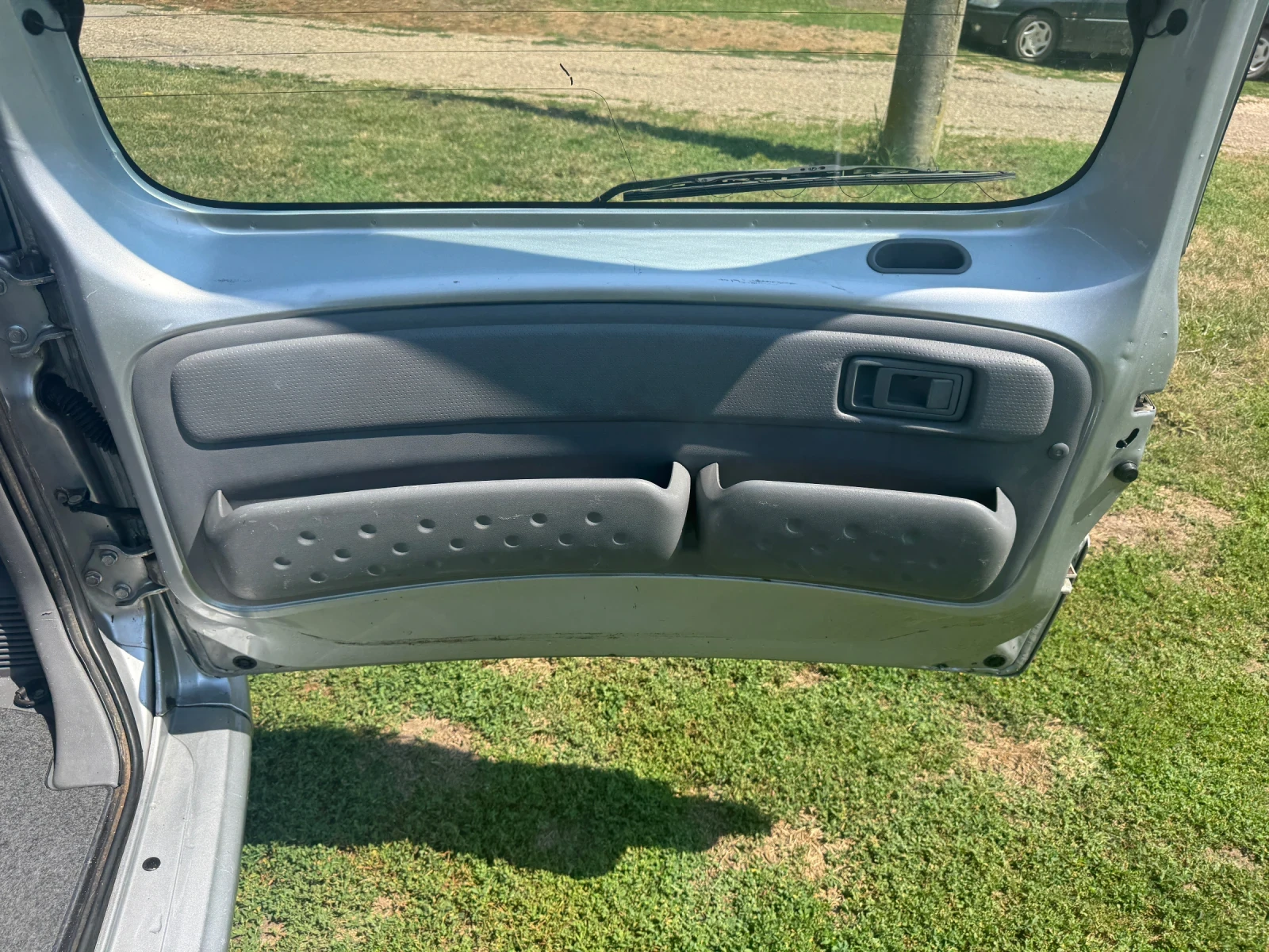 Toyota Yaris verso, снимка 11 - Автомобили и джипове - 55366307