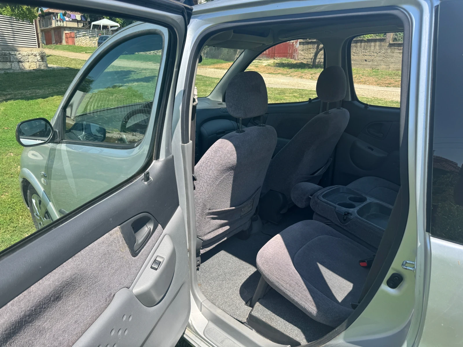 Toyota Yaris verso, снимка 9 - Автомобили и джипове - 55366307