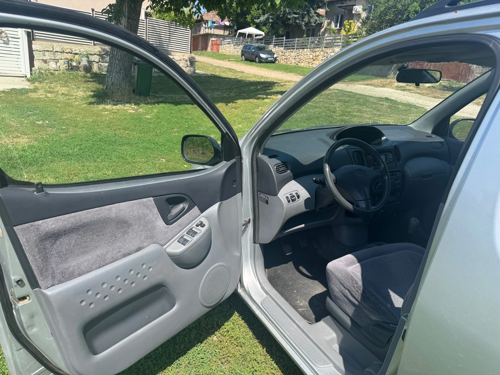 Toyota Yaris verso, снимка 3 - Автомобили и джипове - 55366307