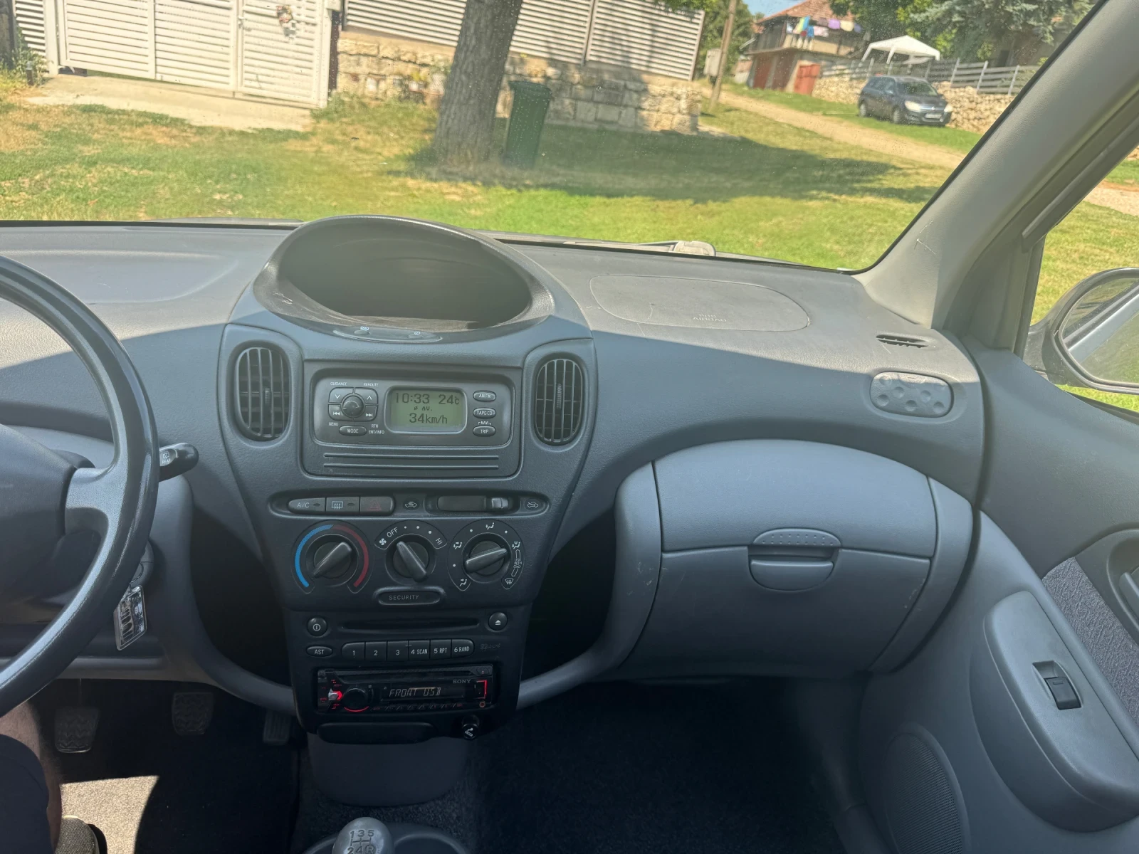 Toyota Yaris verso, снимка 15 - Автомобили и джипове - 55366307