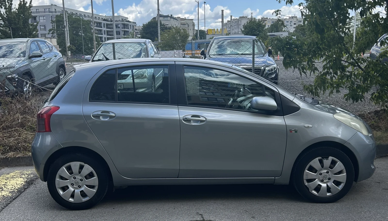 Toyota Yaris 1.4 D-4D, снимка 8 - Автомобили и джипове - 55423352