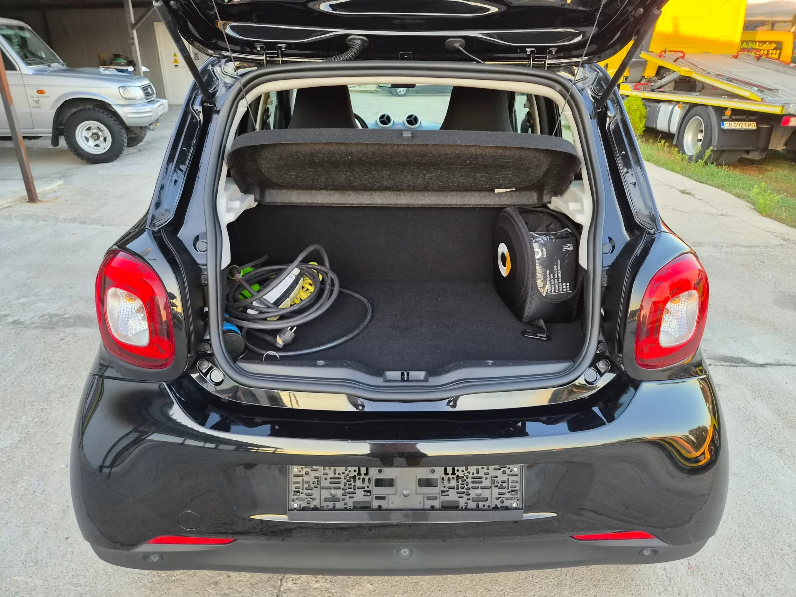 Smart Forfour Electic Drive, снимка 16 - Автомобили и джипове - 55873127