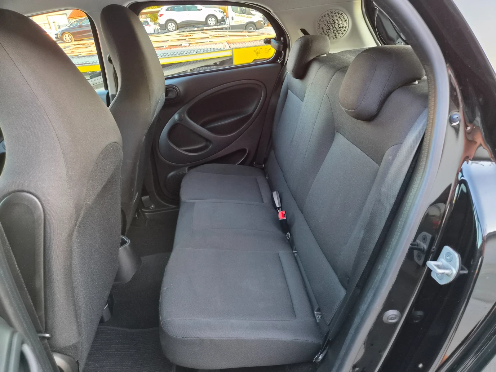 Smart Forfour Electic Drive, снимка 13 - Автомобили и джипове - 55873127