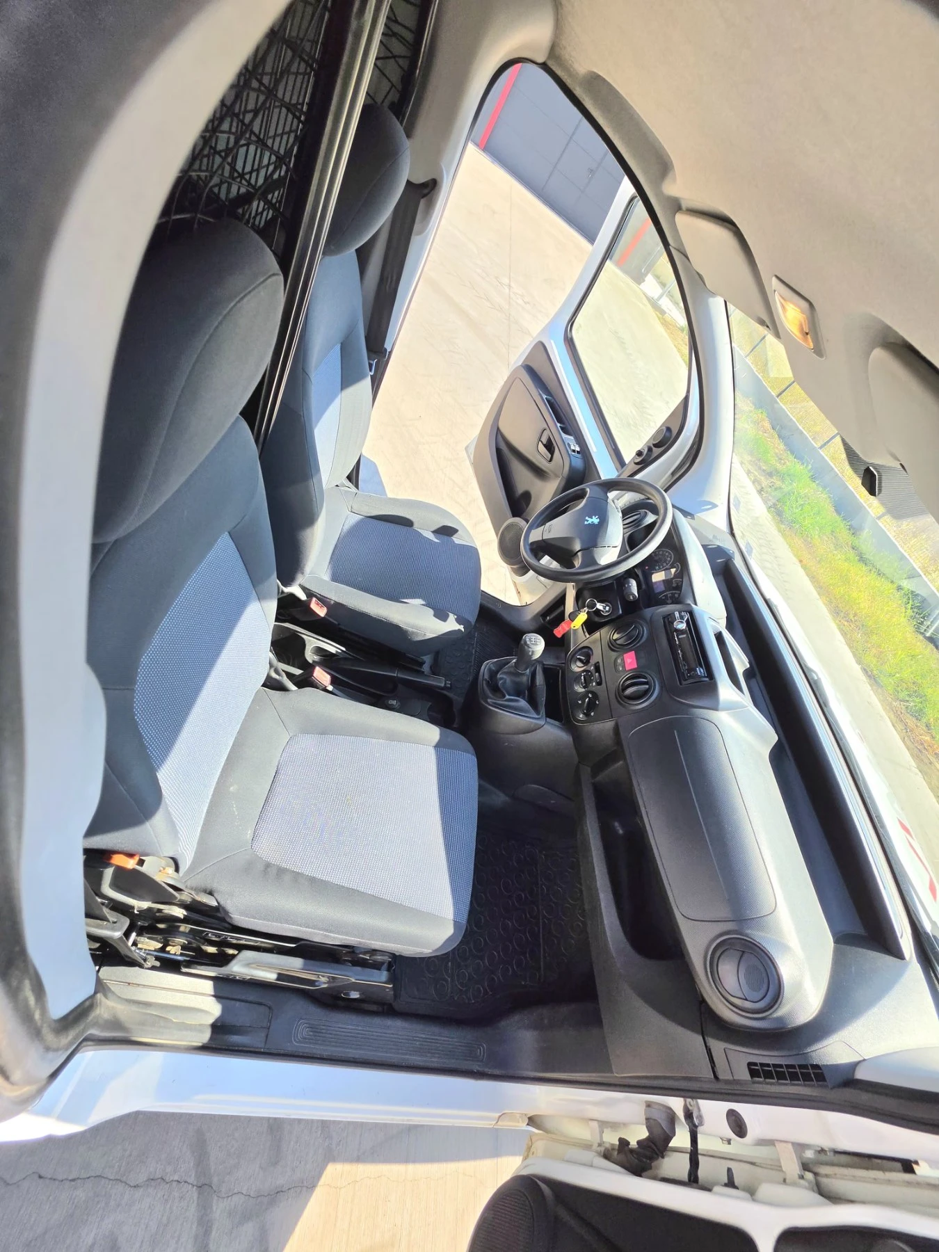 Peugeot Bipper 1.3 HDI75, снимка 4 - Автомобили и джипове - 56105043