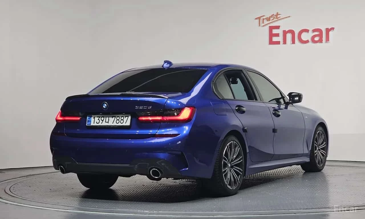 BMW 320 D * M Sport * HEAD UP * ШИБИДАХ * , снимка 2 - Автомобили и джипове - 56310942