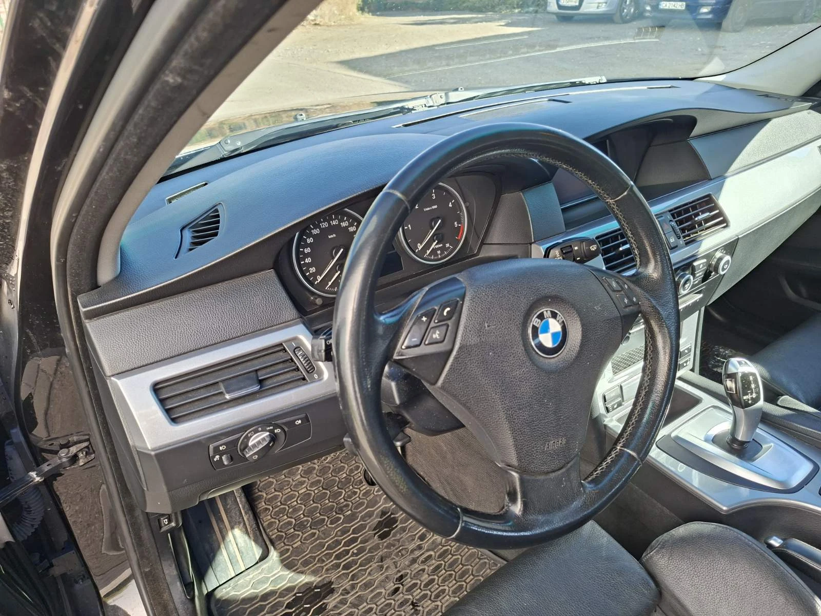 BMW 520, снимка 12 - Автомобили и джипове - 56315416