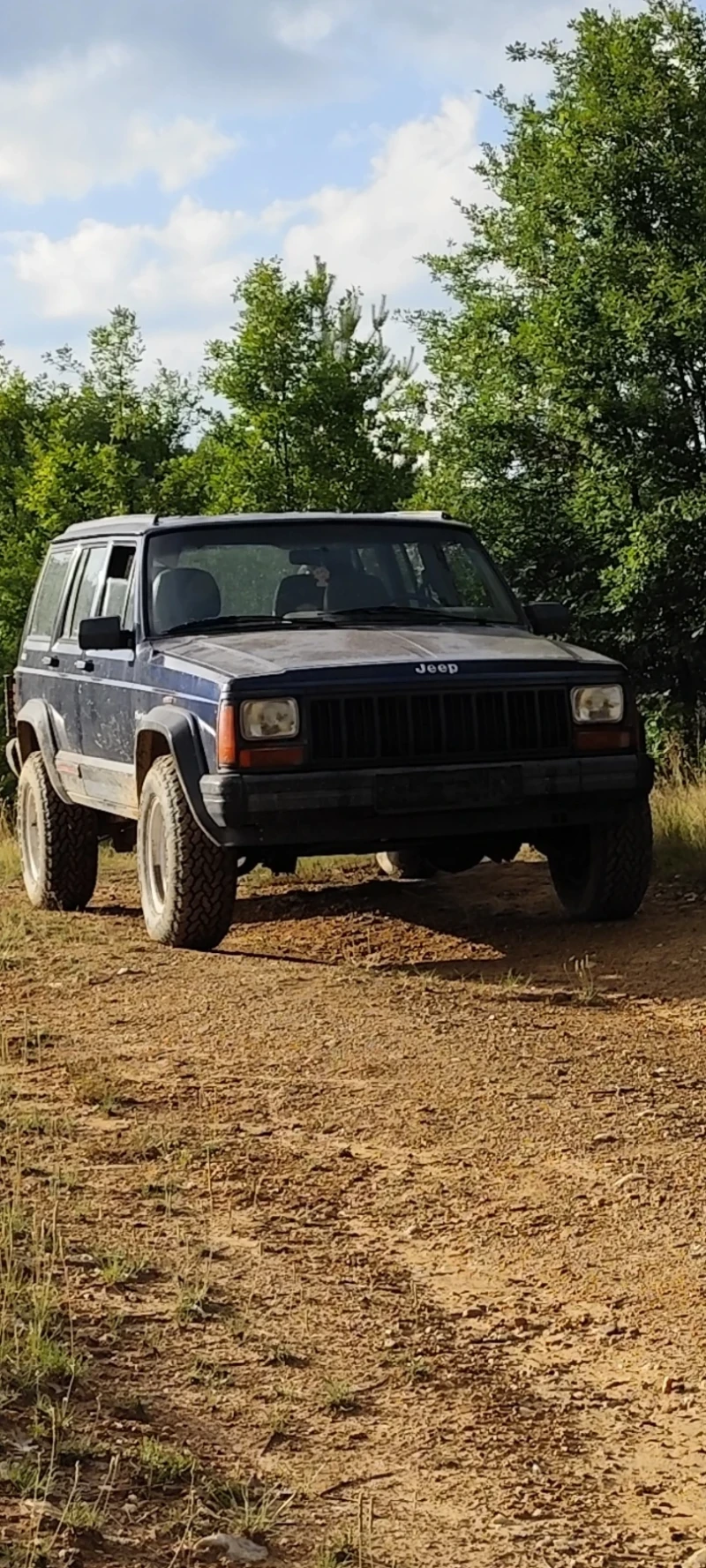 Jeep Cherokee, снимка 1 - Автомобили и джипове - 48683260