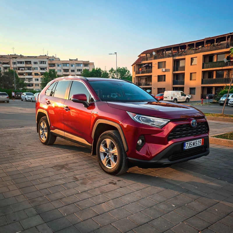 Toyota Rav4 Hybrid XLE, 2021, 73000 км, Нов внос, Регистрация, снимка 2 - Автомобили и джипове - 52483585