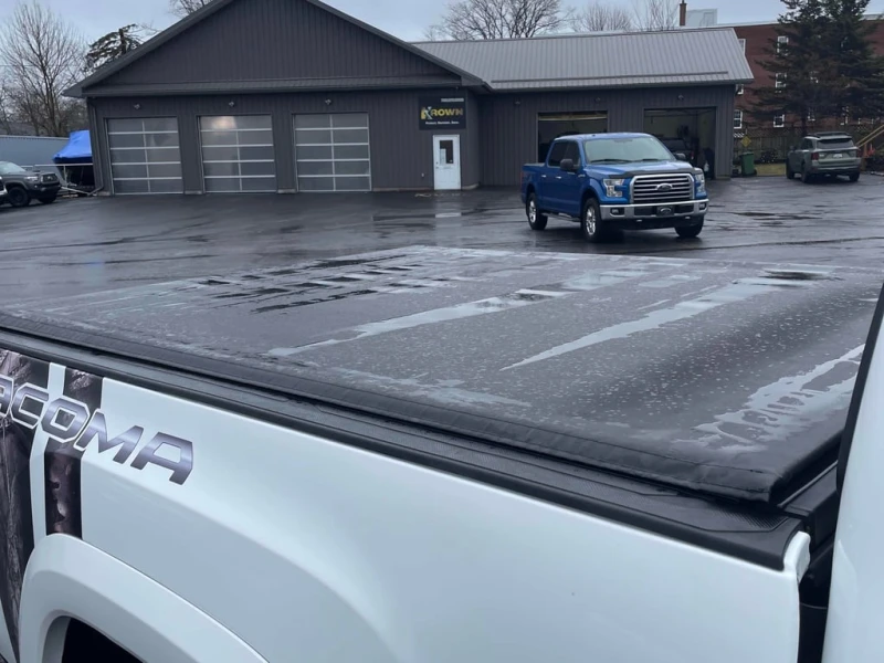 Toyota Tacoma * 4x4 Double Cab V6 Auto TRD Off Road * CARFAX * Б, снимка 10 - Автомобили и джипове - 53177355