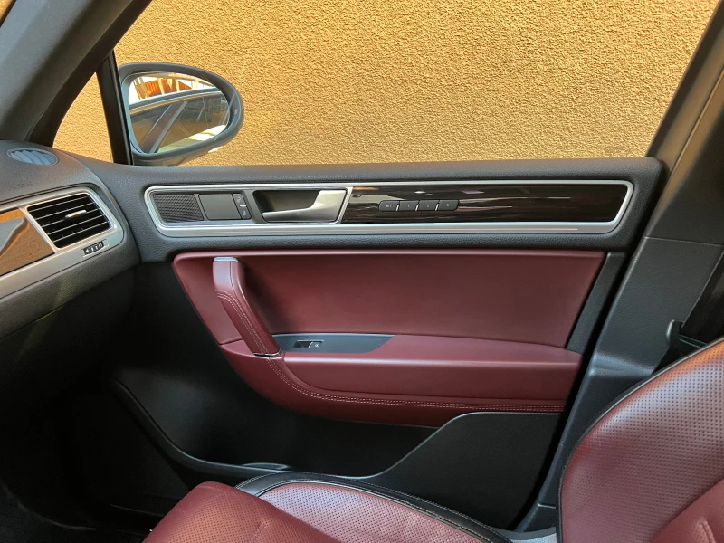 VW Touareg 4.2 , снимка 15 - Автомобили и джипове - 53219662