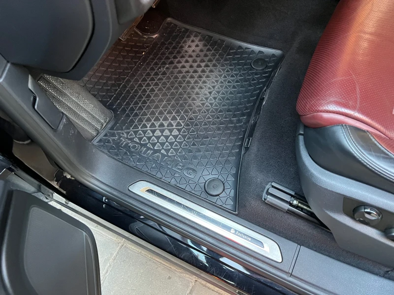 VW Touareg 4.2 , снимка 16 - Автомобили и джипове - 53219662