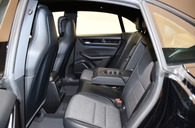 Porsche Macan 4* ELECTRIC* CAM* DISTR* MEMORY* CARPLAY* , снимка 11 - Автомобили и джипове - 54263756