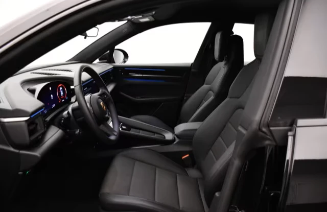 Porsche Macan 4* ELECTRIC* CAM* DISTR* MEMORY* CARPLAY* , снимка 7 - Автомобили и джипове - 54263756