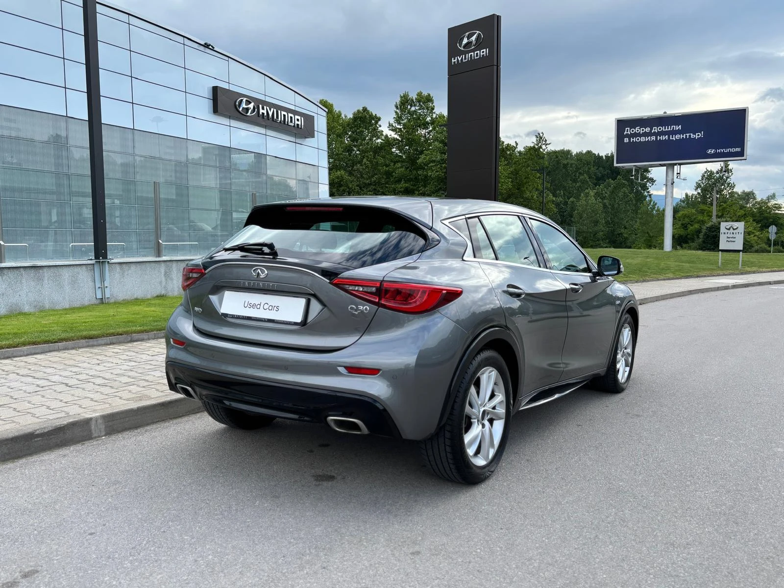 Infiniti Q30 1.6 LUXE 2WD - изображение 4