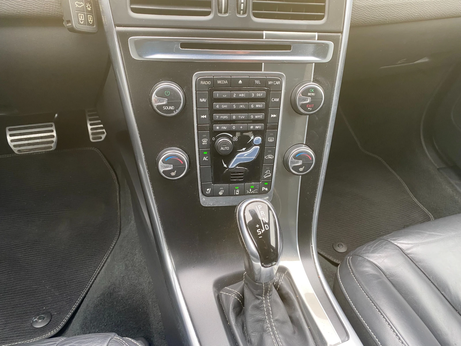 Volvo XC60 D5 R-Design Full   | Mobile.bg   14