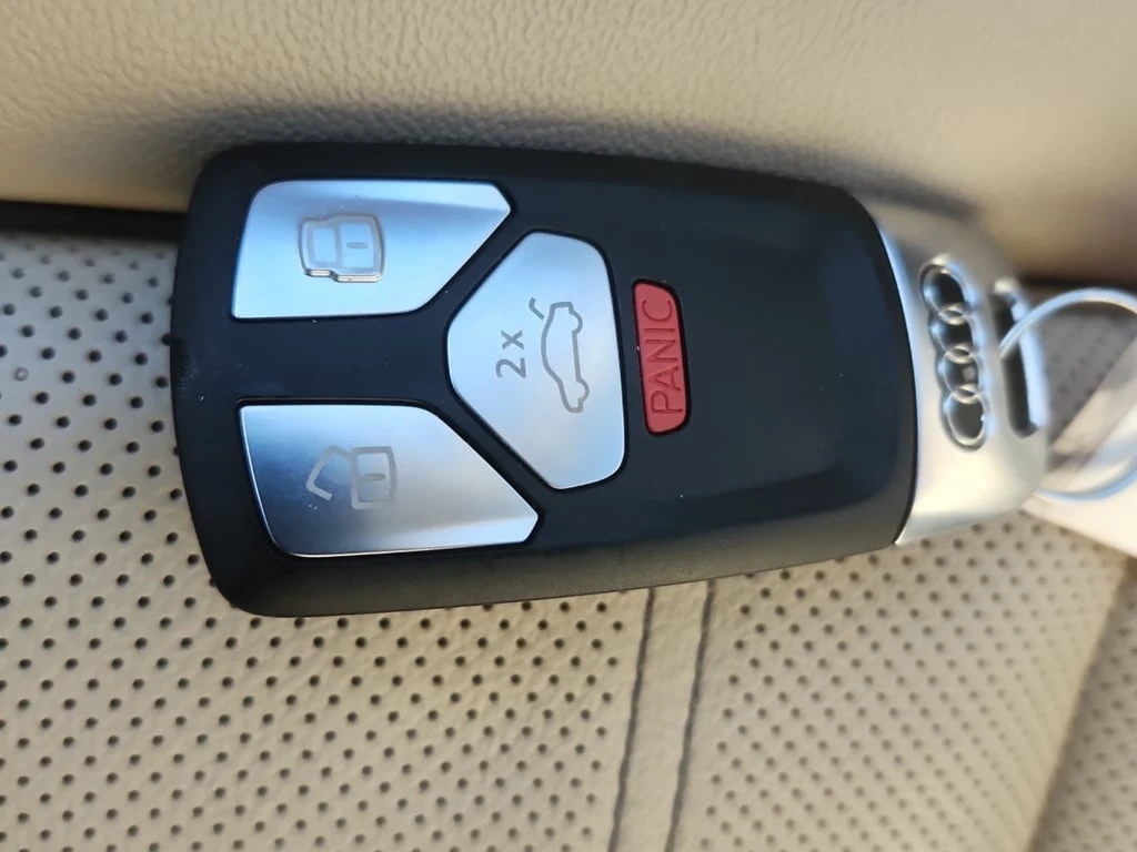 Audi Q5 * TECHNIK * Cooled Seats* Sunroof* Memory  - изображение 8