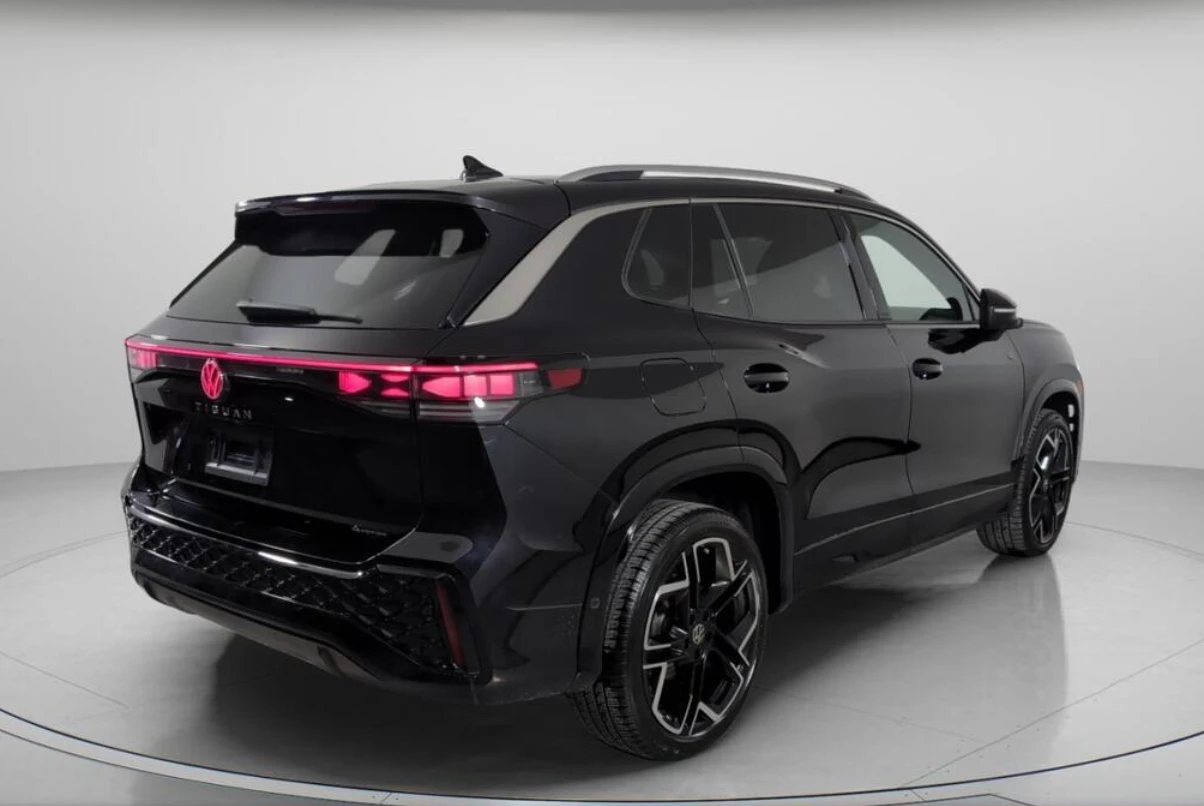 VW Tiguan 2025 Volkswagen Tiguan Highline R-Line - изображение 4