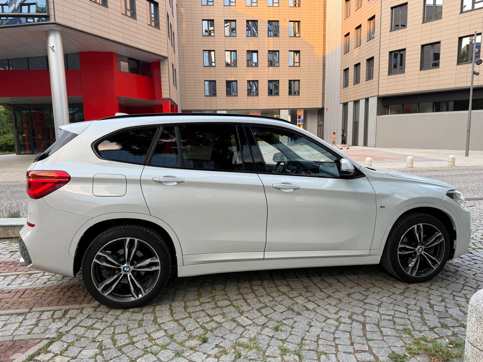 BMW X1 M-Pack, LED, Shadow, HUD, Pano, Swiss - изображение 5