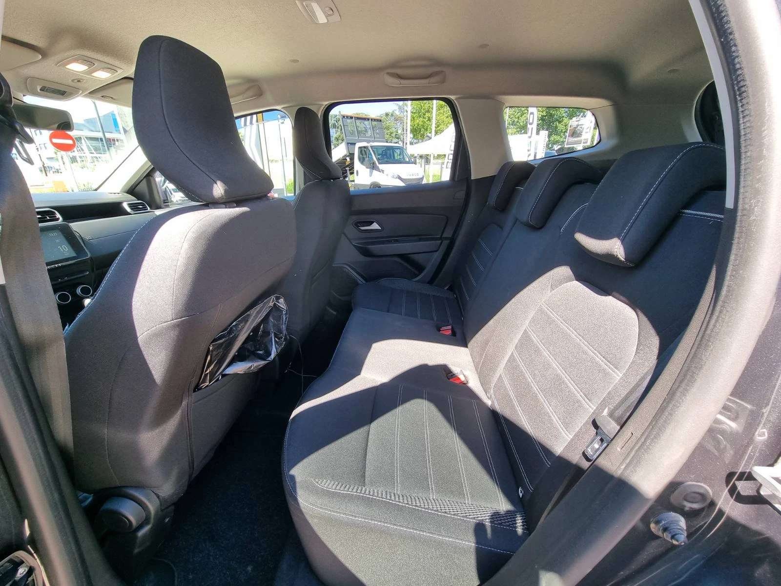 Dacia Duster 1.3 TCe 150 EDC, снимка 15 - Автомобили и джипове - 54870893