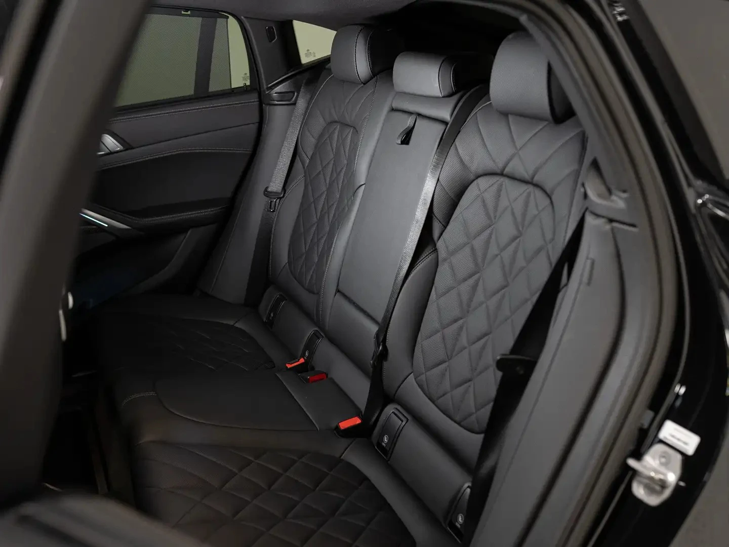 BMW X6 40i M Sport Premium ЦЕНА ДО БЪЛГАРИЯ АВТОКРЕДИТ, снимка 17 - Автомобили и джипове - 55887000