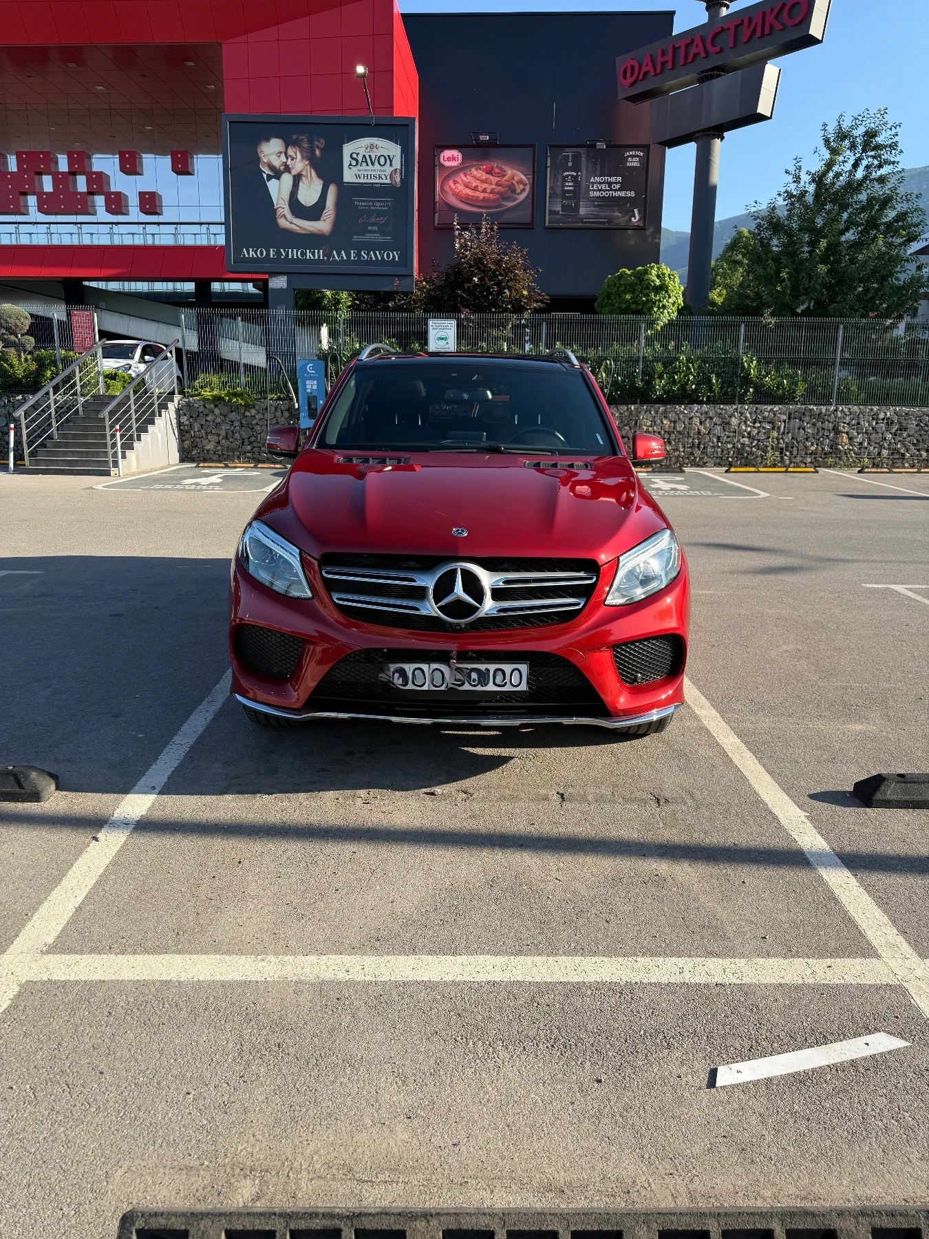 Mercedes-Benz GLE 400 * AMG LINE* PREMIUM PLUS* 4MATIC* HARMAN KARDON, снимка 2 - Автомобили и джипове - 56275457
