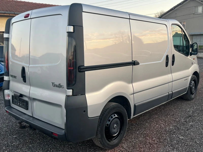 Renault Trafic 2.5 DCI, снимка 6 - Бусове и автобуси - 52740467