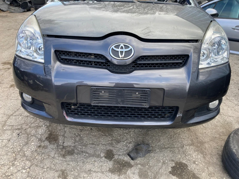 Toyota Corolla verso 2.2D4D, снимка 1 - Автомобили и джипове - 44338097