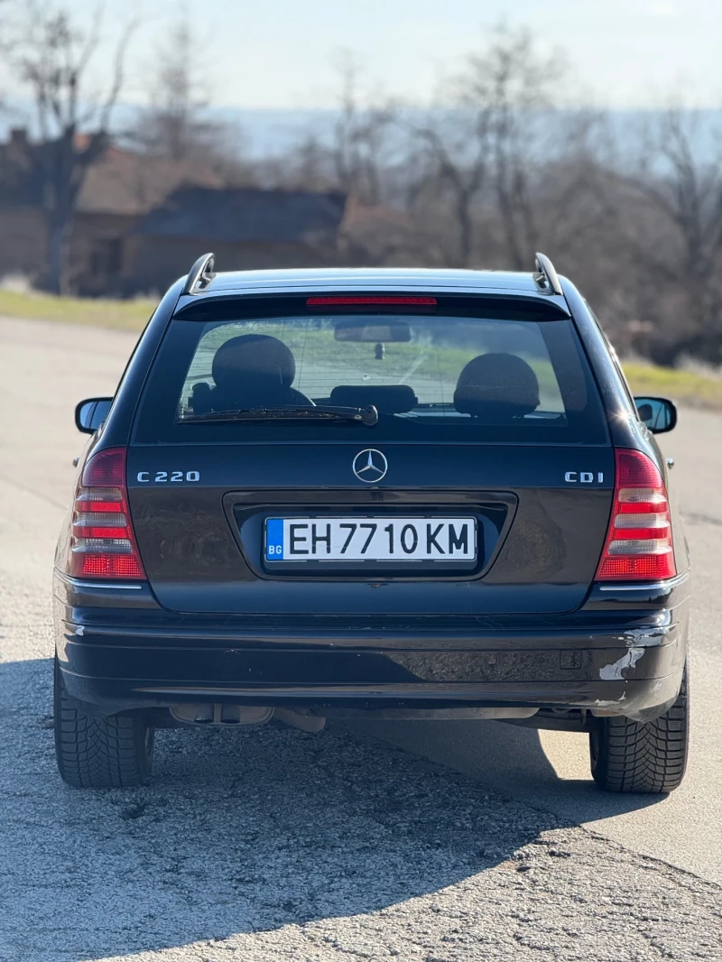 Mercedes-Benz C 220, снимка 5 - Автомобили и джипове - 48802381