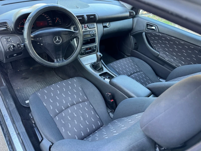 Mercedes-Benz C 220, снимка 7 - Автомобили и джипове - 51712259