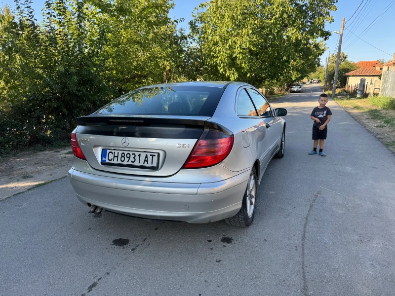 Mercedes-Benz C 220, снимка 4 - Автомобили и джипове - 51712259