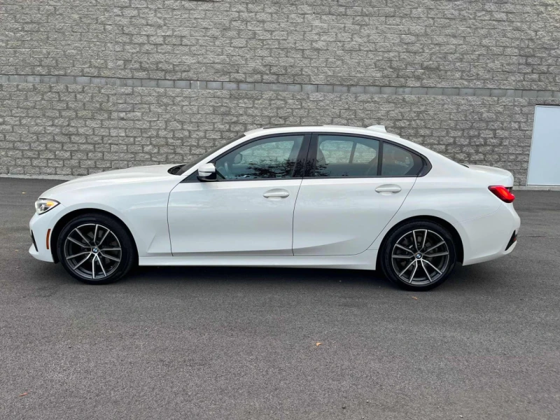 BMW 330 * АВТО КРЕДИТ* ЦЕНА ДО БГ * СЕРВИЗНА ИСТОРИЯ * , снимка 4 - Автомобили и джипове - 52594023