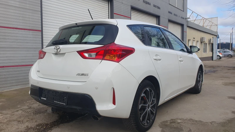 Toyota Auris 1.6 i START Edition, снимка 4 - Автомобили и джипове - 52690405