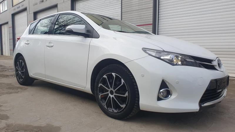 Toyota Auris 1.6 i START Edition, снимка 3 - Автомобили и джипове - 52690405